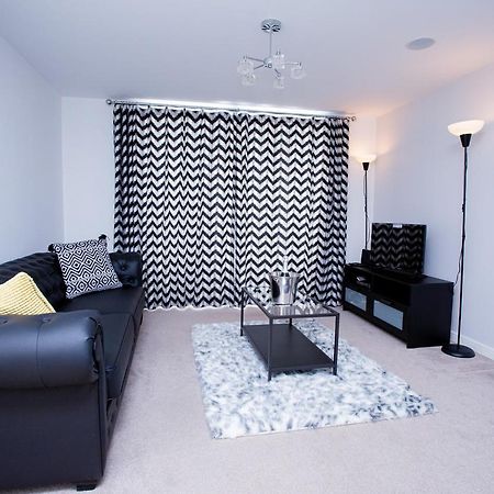 Mills Apartment - Two Bedroom En-Suite Apartment Northampton Esterno foto