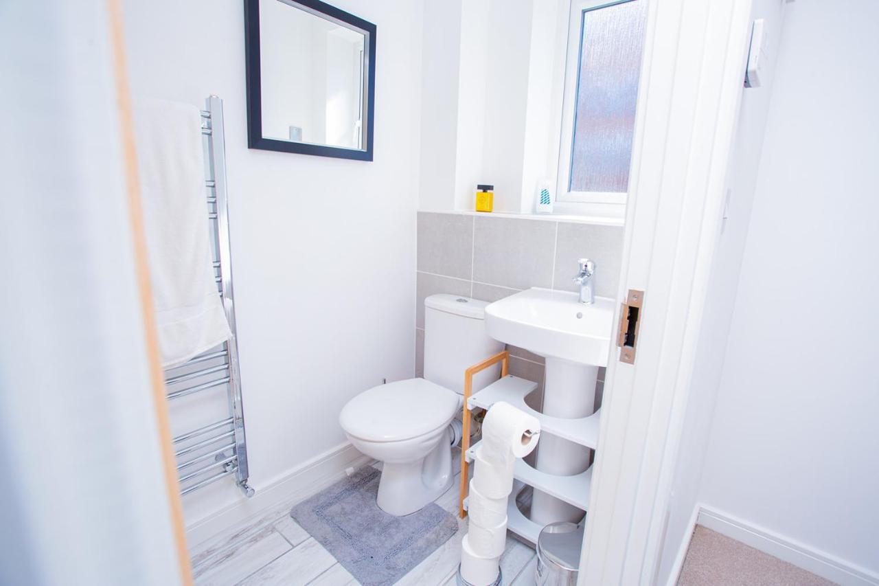 Mills Apartment - Two Bedroom En-Suite Apartment Northampton Esterno foto