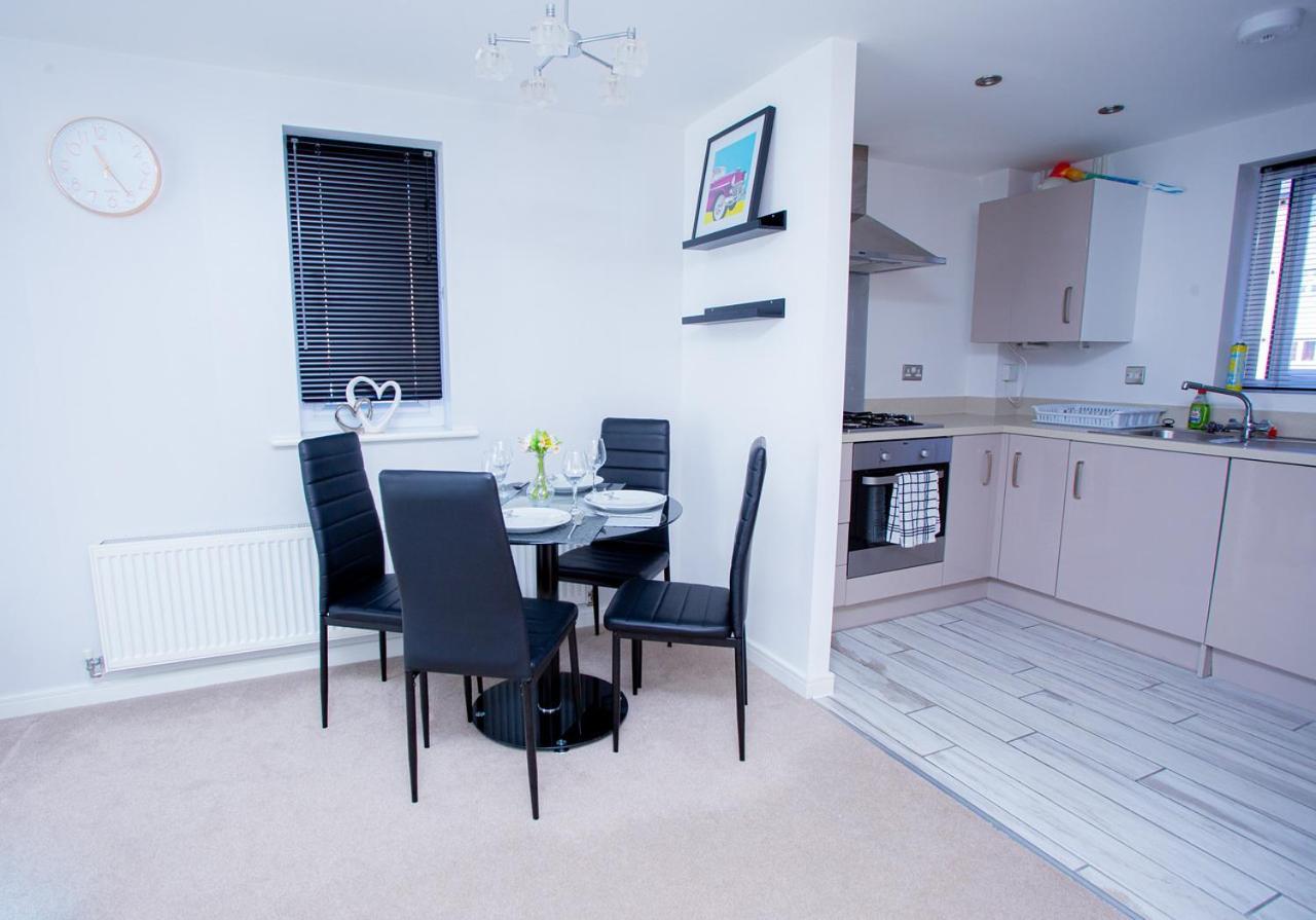 Mills Apartment - Two Bedroom En-Suite Apartment Northampton Esterno foto