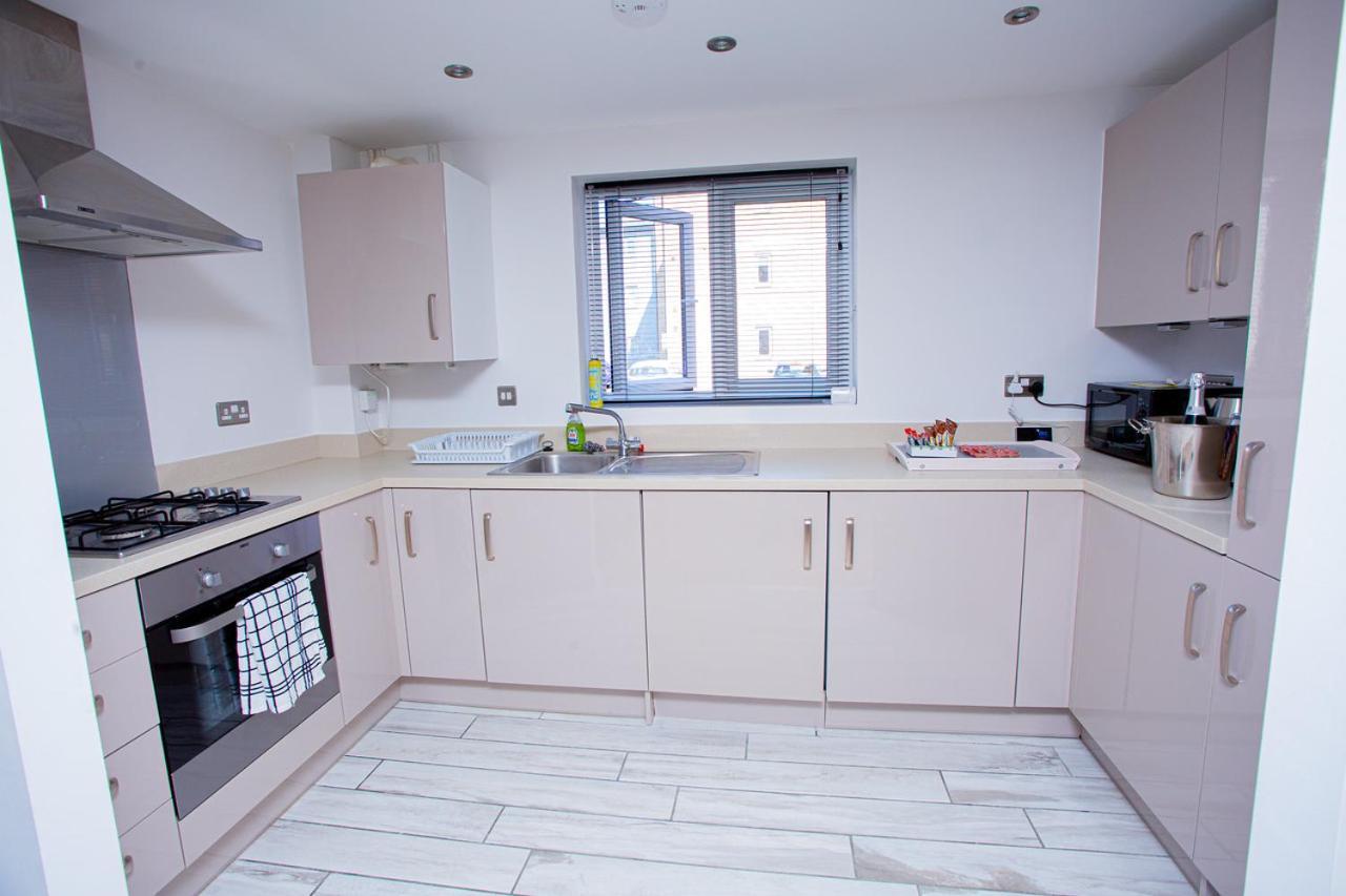 Mills Apartment - Two Bedroom En-Suite Apartment Northampton Esterno foto