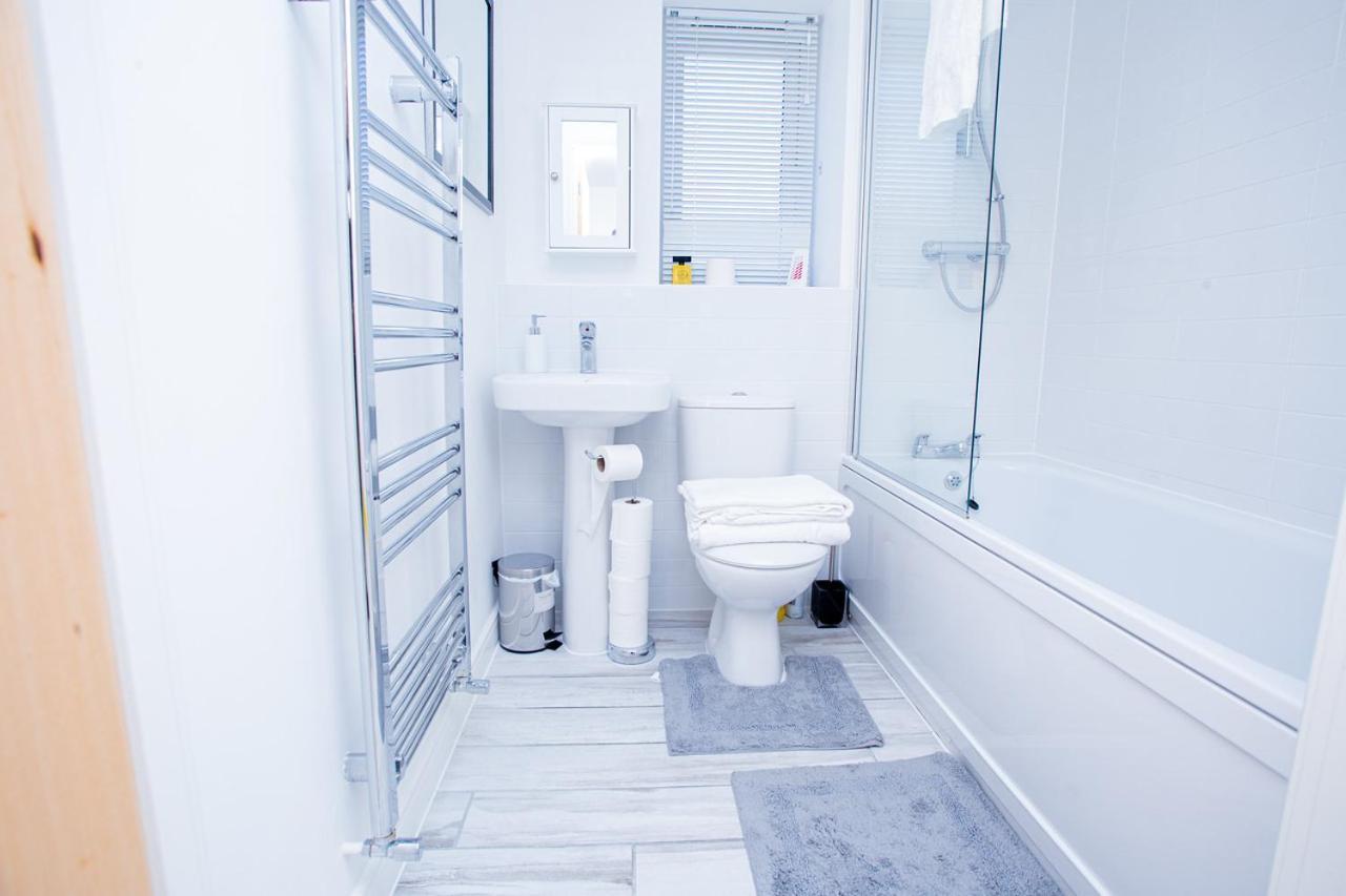 Mills Apartment - Two Bedroom En-Suite Apartment Northampton Esterno foto