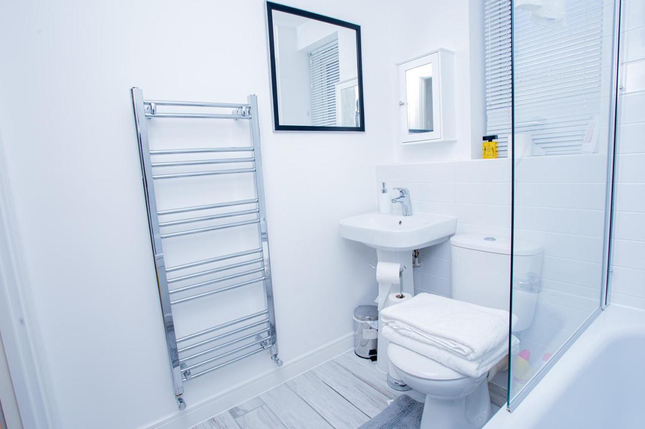 Mills Apartment - Two Bedroom En-Suite Apartment Northampton Esterno foto